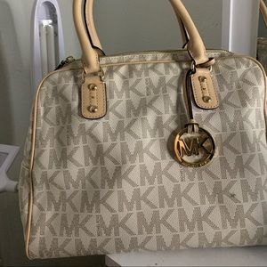 White Michael kors bag